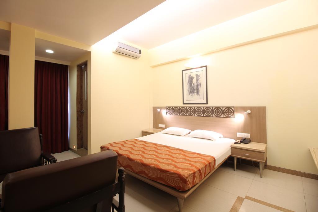 Hotel Samrat ムンバイ 部屋 写真