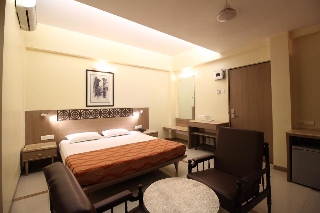 Hotel Samrat ムンバイ 部屋 写真