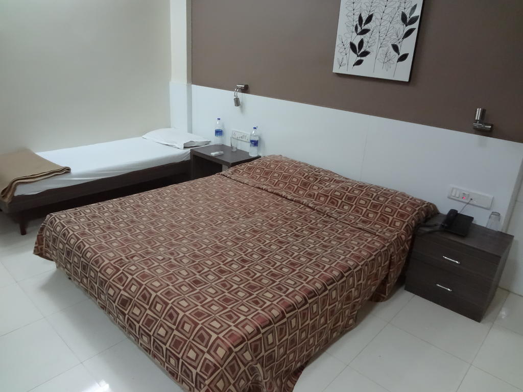 Hotel Samrat ムンバイ エクステリア 写真